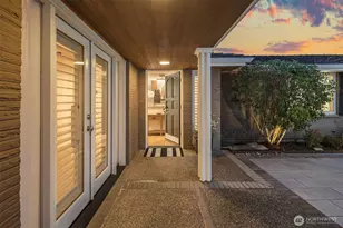 9642 Hilltop Rd, Bellevue, WA 98004 - Photo 5