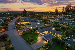 9642 Hilltop Rd, Bellevue, WA 98004 - Photo 29