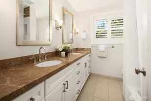 9642 Hilltop Rd, Bellevue, WA 98004 - Photo 25