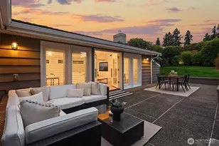 9642 Hilltop Rd, Bellevue, WA 98004 - Photo 15