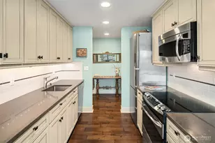 5818 NE 70th St, Seattle, WA 98115 - Photo 9