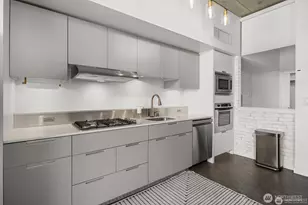 501 Roy St, Seattle, WA 98109 - Photo 11