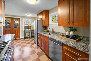 532 N 72nd St, Seattle, WA 98103 - Photo 11