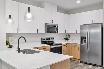 15613 Admiralty Way #B1, Lynnwood, WA 98087 - Photo 3