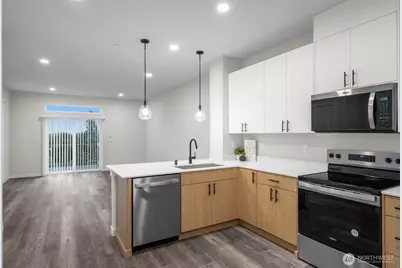 15613 Admiralty Way #B1, Lynnwood, WA 98087 - Photo 5