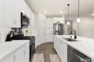 2810 180th St Ct E, Tacoma, WA 98445 - Photo 5