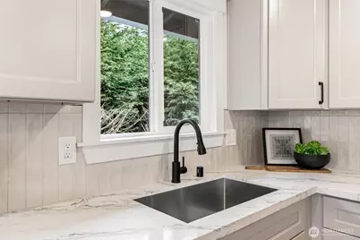 1413 S 275th Place, Des Moines, WA 98198 - Photo 13