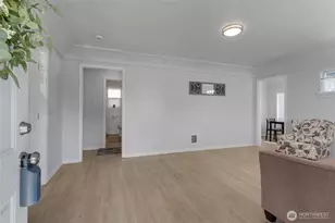 637 Elizabeth St, Sumner, WA 98390 - Photo 9