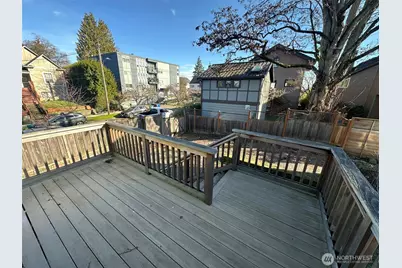 234 21st Avenue E, Seattle, WA 98112 - Photo 17