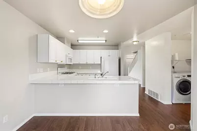 8823 Holly Drive #502, Everett, WA 98208 - Photo 9