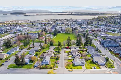 1211 31st Street, Anacortes, WA 98221 - Photo 33