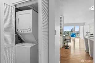 400 Melrose Ave E, Seattle, WA 98102 - Photo 9