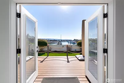 2251 Mariner Beach Drive, Oak Harbor, WA 98277 - Photo 15