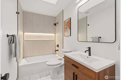 12562 17th Avenue NE, Seattle, WA 98125 - Photo 17