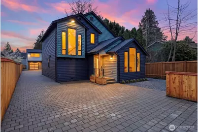 12562 17th Avenue NE, Seattle, WA 98125 - Photo 1