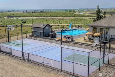 1050 Lewandowski Road, Sunnyside, WA 98944 - Photo 11