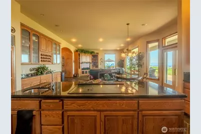 1050 Lewandowski Road, Sunnyside, WA 98944 - Photo 19