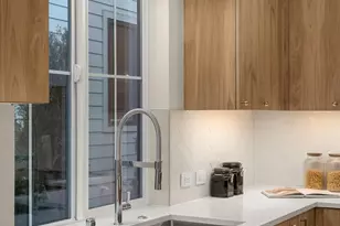 1860 1st St, Kirkland, WA 98033 - Photo 13