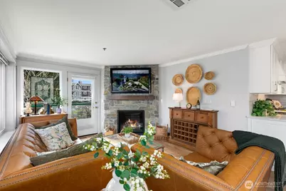 609 7th N #B304, Edmonds, WA 98020 - Photo 3