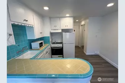4027 Beach Drive SW #8, Seattle, WA 98116 - Photo 5