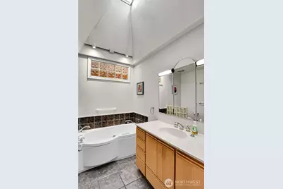 18722 56th Avenue NE, Kenmore, WA 98028 - Photo 11