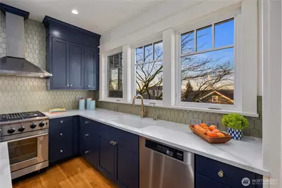 426 Smith Street, Seattle, WA 98109 - Photo 11