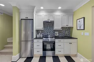 426 Smith St, Seattle, WA 98109 - Photo 23