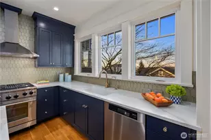 426 Smith St, Seattle, WA 98109 - Photo 9