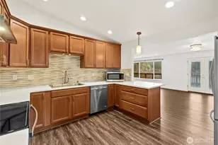 381 E Island Lake Dr, Shelton, WA 98584 - Photo 9