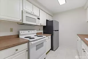 132 NE 95th St, Seattle, WA 98115 - Photo 19