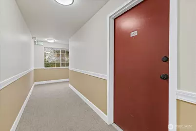 132 NE 95th Street #B309, Seattle, WA 98115 - Photo 3