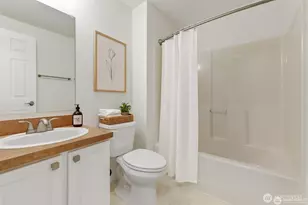 132 NE 95th St, Seattle, WA 98115 - Photo 9