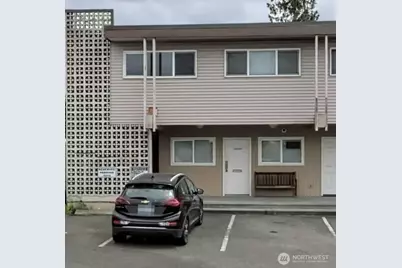 4212 Aurora Avenue N, Seattle, WA 98103 - Photo 3