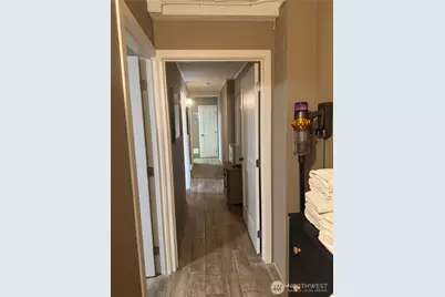 4212 Aurora Avenue N, Seattle, WA 98103 - Photo 11