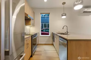 115 N 105th St, Seattle, WA 98133 - Photo 23