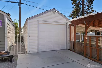 2521 W Walton Avenue, Spokane, WA 99205 - Photo 27