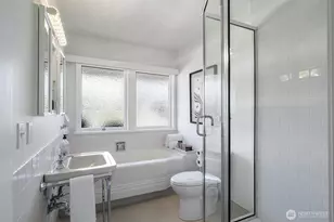 3515 NE 42nd St, Seattle, WA 98105 - Photo 23