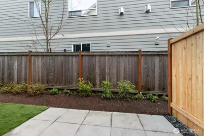 7027 Rainier Drive #E, Everett, WA 98203 - Photo 29