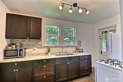 414 Sumner Avenue, Sumner, WA 98390 - Photo 11