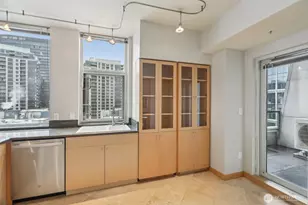 1100 106th Ave NE, Bellevue, WA 98004 - Photo 13