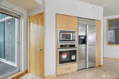 1100 106th Avenue NE #902, Bellevue, WA 98004 - Photo 13