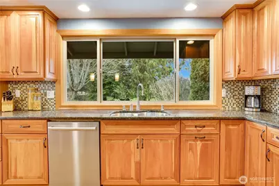 11501 Cloverdale Court SW, Lakewood, WA 98499 - Photo 9