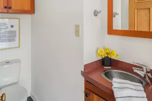 310 21st Ave E, Seattle, WA 98112 - Photo 11