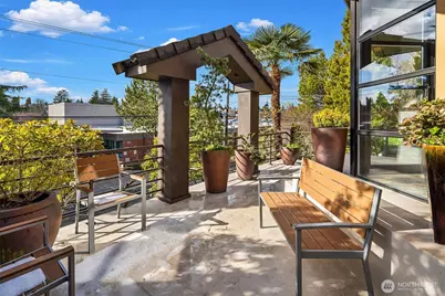 310 21st Avenue E, Seattle, WA 98112 - Photo 3