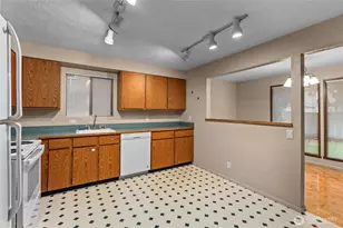 14016 Lenora Pl N, Seattle, WA 98133 - Photo 13