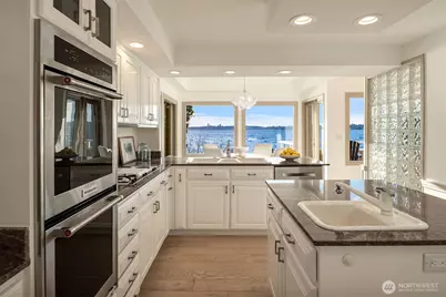 175 Lake Avenue W, Kirkland, WA 98033 - Photo 9