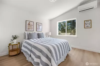 513 NE 123rd Street, Seattle, WA 98125 - Photo 3