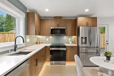 12562 17th Avenue NE #B, Seattle, WA 98125 - Photo 9