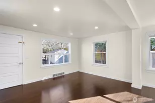 12046 12th Ave NE, Seattle, WA 98125 - Photo 5