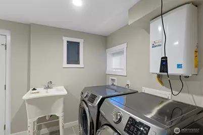 12046 12th Avenue NE, Seattle, WA 98125 - Photo 23